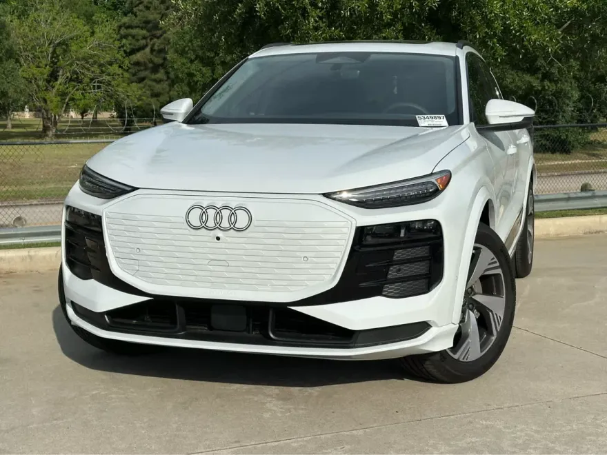 2025 Audi Q6 E-tron Premium photo 1