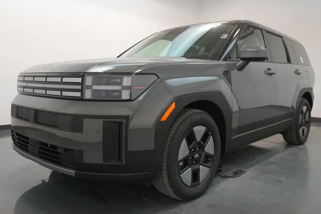 2026 Hyundai Santa Fe SE photo 1