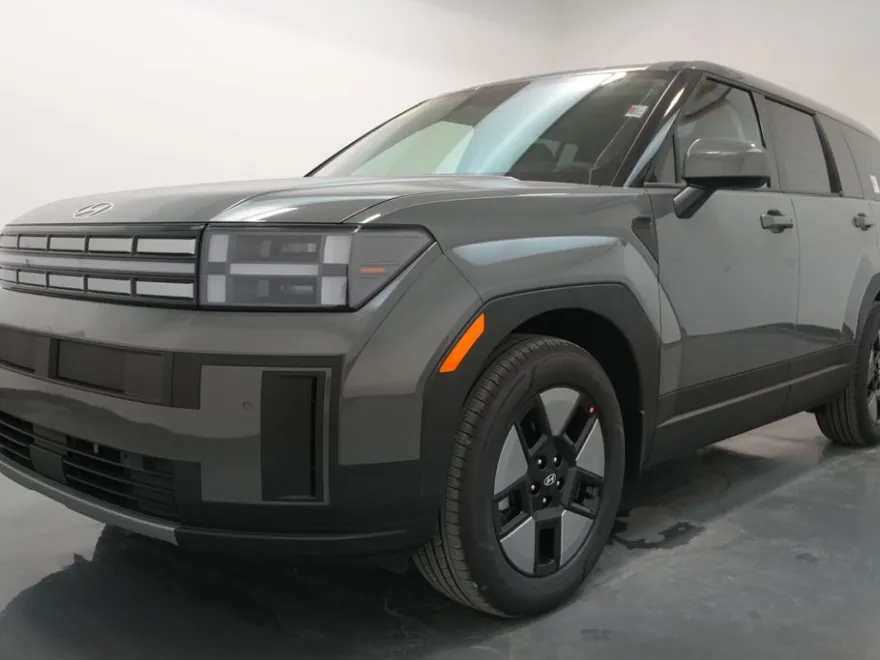 2026 Hyundai Santa Fe SE photo 1