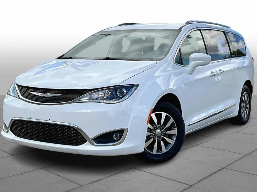 2020 Chrysler Pacifica Touring Plus photo 1
