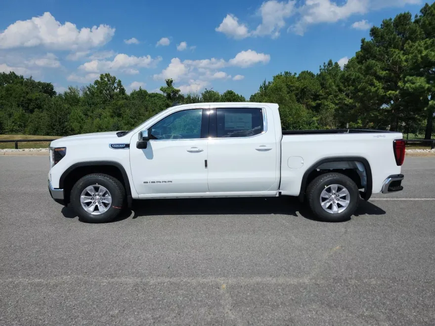 2026 Gmc Sierra 1500 SLE photo 1