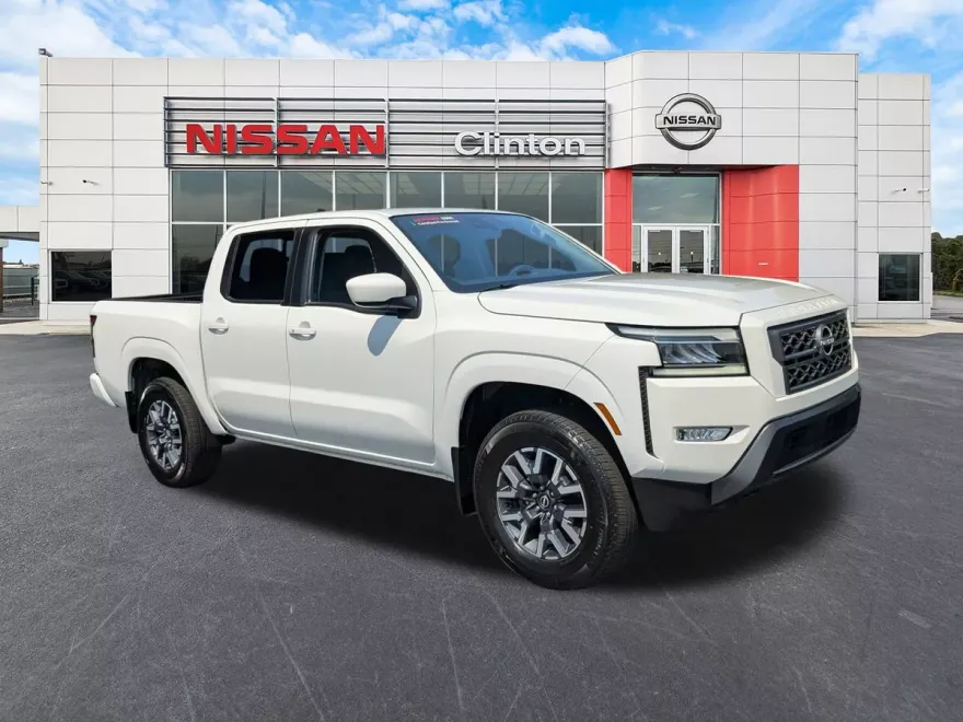 2024 Nissan Frontier SL photo 1
