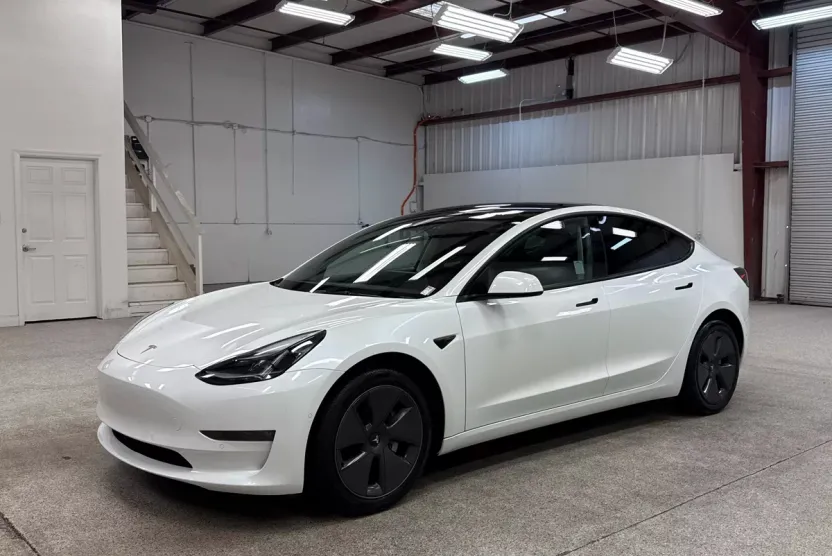 2022 Tesla Model 3 Long Range photo 1