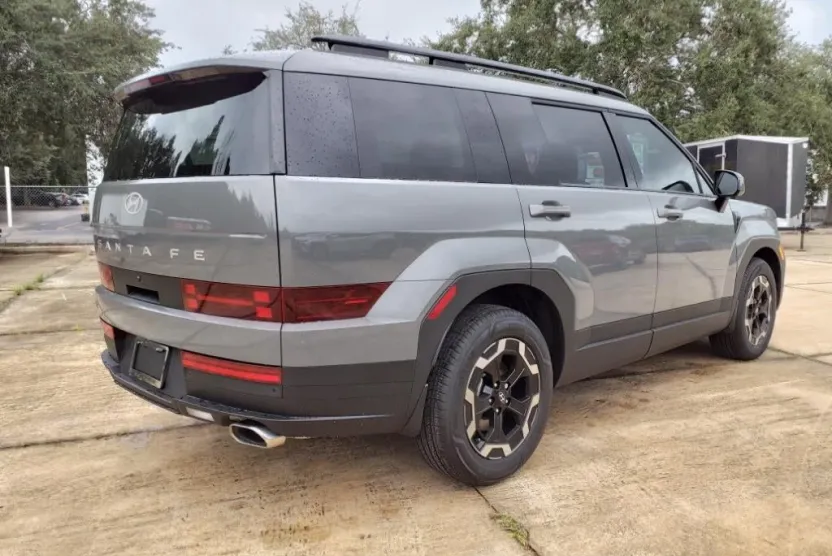 2025 Hyundai Santa Fe SEL photo 1
