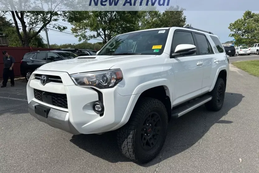2024 Toyota 4Runner TRD Off-Road Premium photo 1
