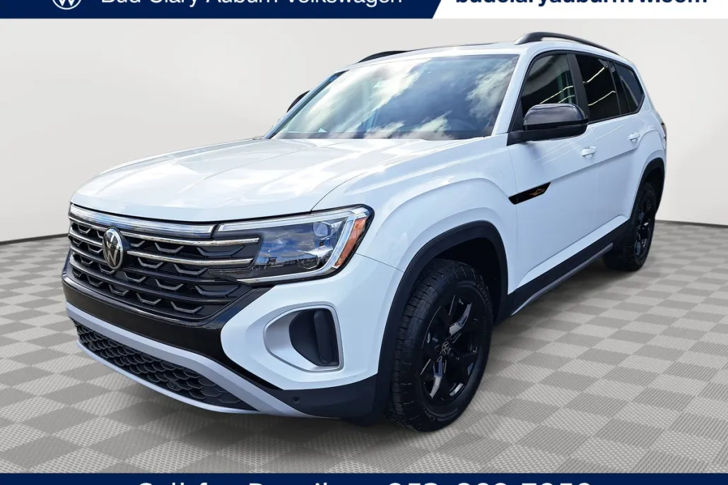 2025 Volkswagen Atlas Peak Edition SE photo 1