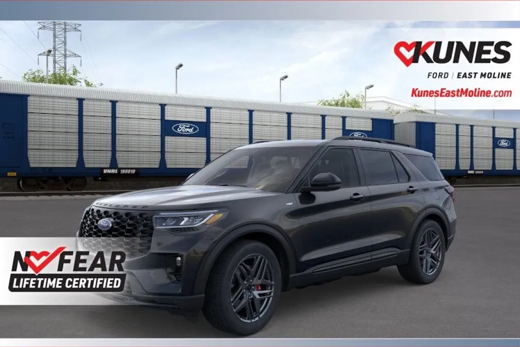 2025 Ford Explorer ST-Line photo 1