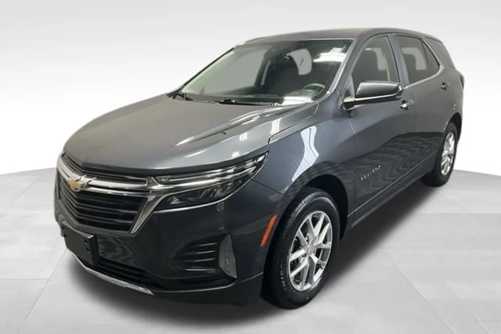 2022 Chevrolet Equinox LT photo 1