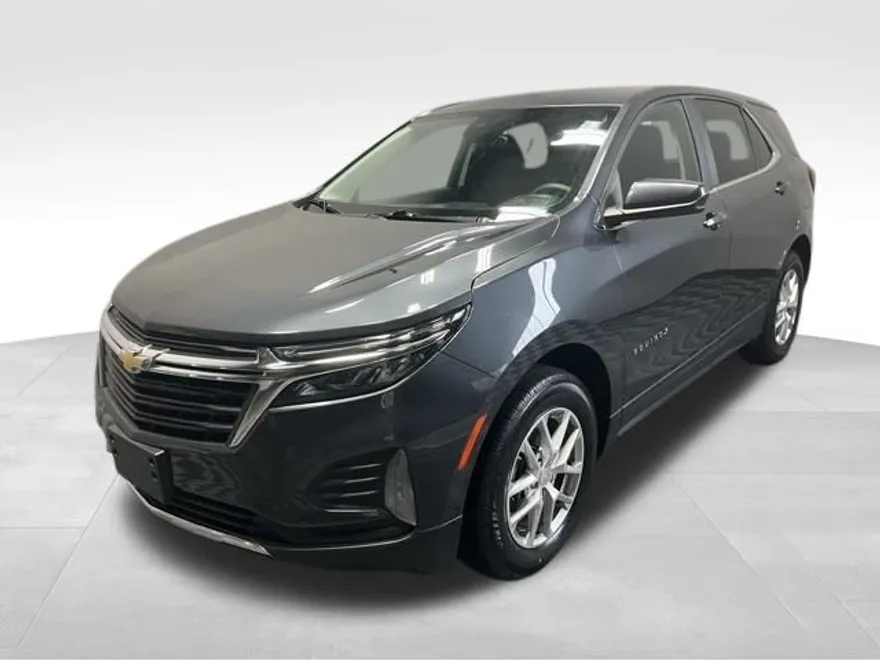 2022 Chevrolet Equinox LT photo 1