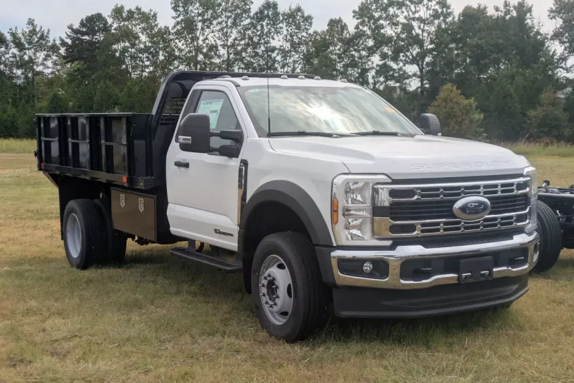 2025 Ford F-600 photo 1