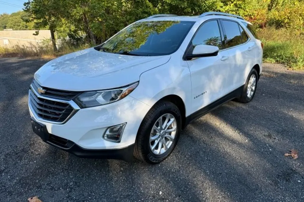 2018 Chevrolet Equinox LT photo 1