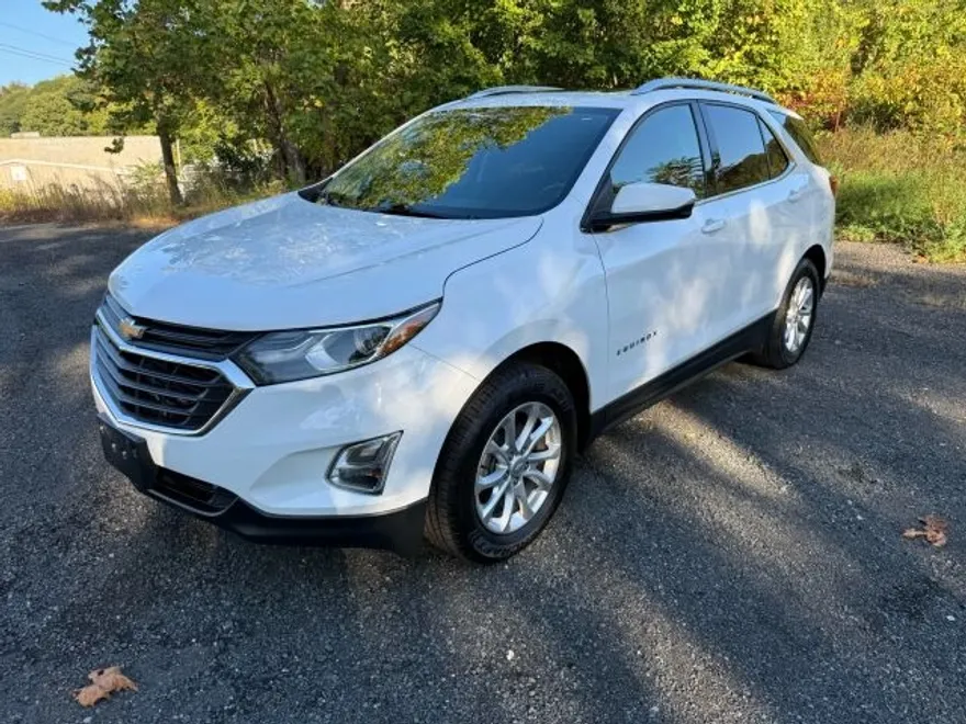 2018 Chevrolet Equinox LT photo 1