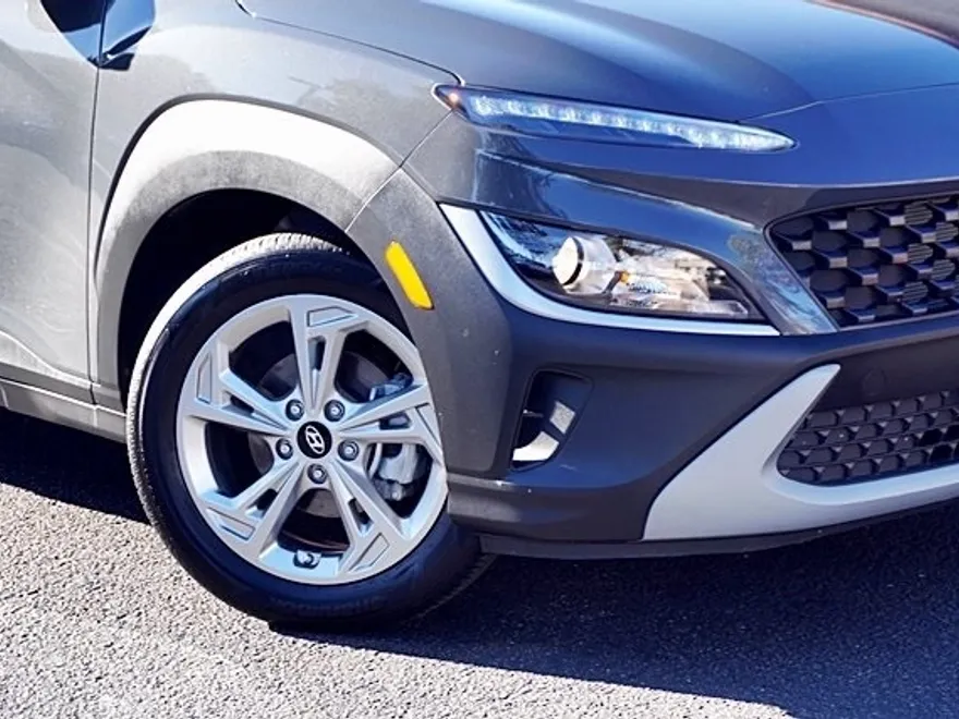 2023 Hyundai Kona SEL photo 1