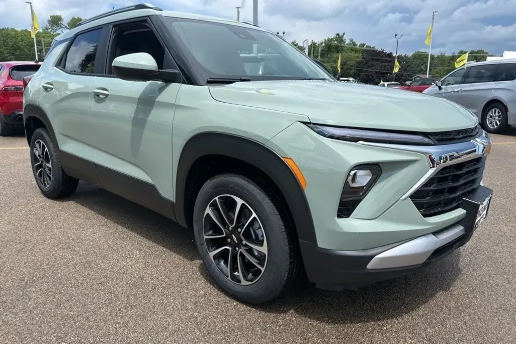 2026 Chevrolet Trailblazer LT photo 1