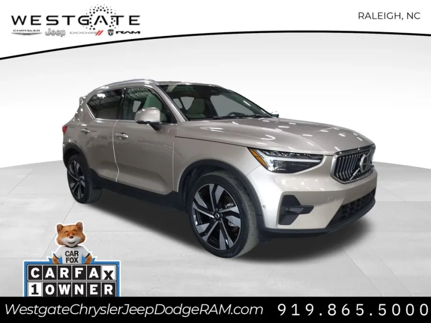2023 Volvo XC40 Ultimate photo 1