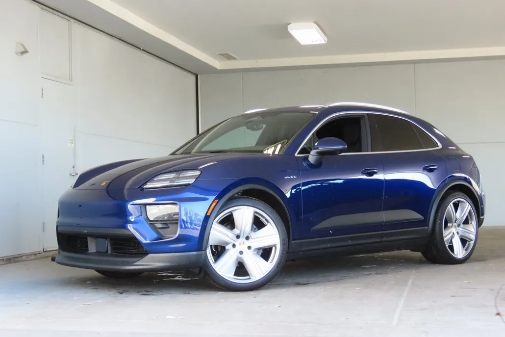2024 Porsche Macan Electric 4 photo 1