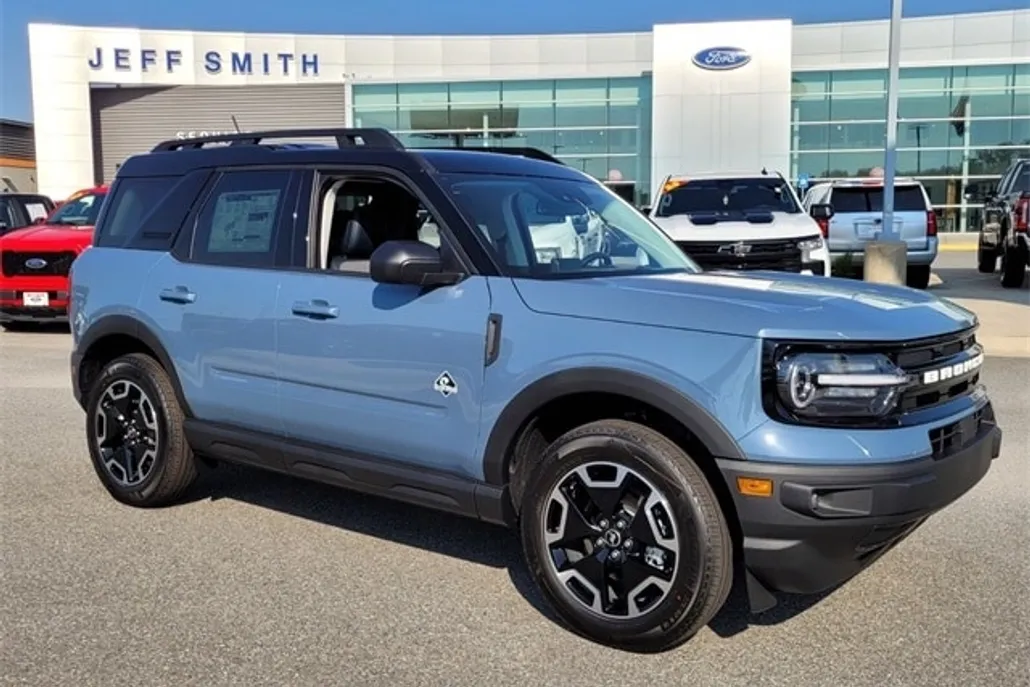 2024 Ford Bronco Sport Outer Banks photo 1