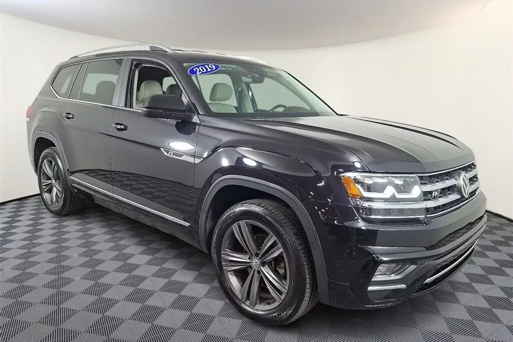 2019 Volkswagen Atlas V6 SE Technology R-Line photo 1