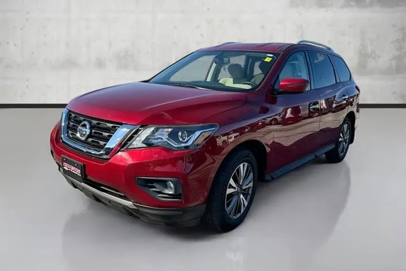 2018 Nissan Pathfinder SV photo 1