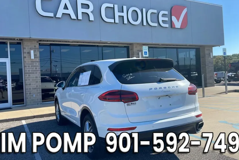 2016 Porsche Cayenne Base photo 1