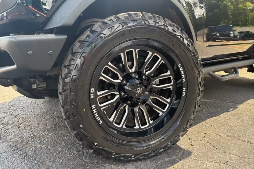 2022 Ford Bronco Base photo 1