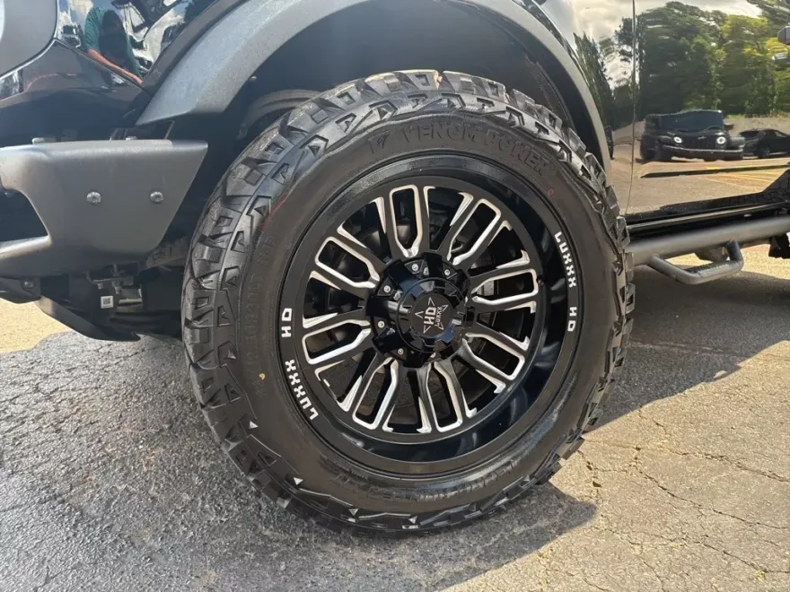 2022 Ford Bronco Base photo 1