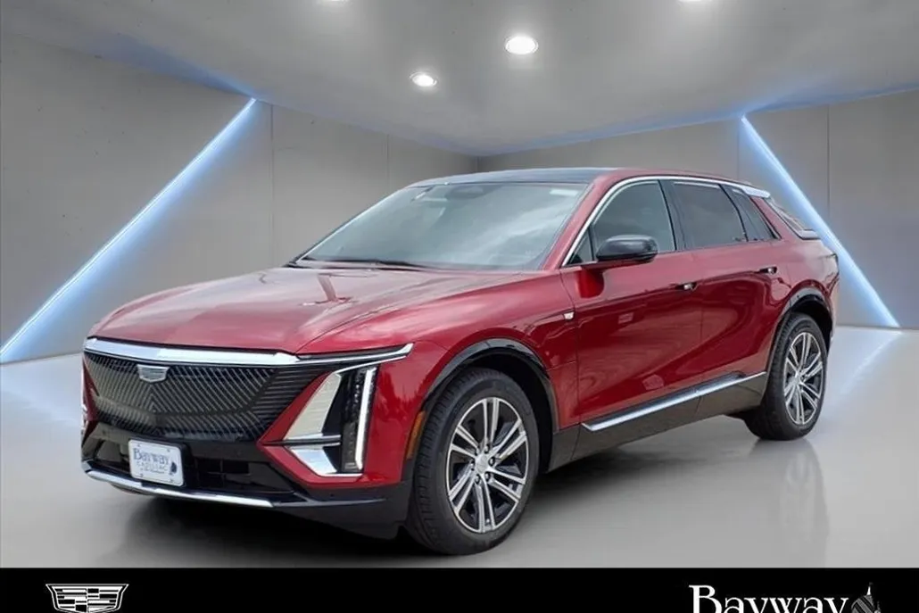 2025 Cadillac Lyriq Luxury photo 1