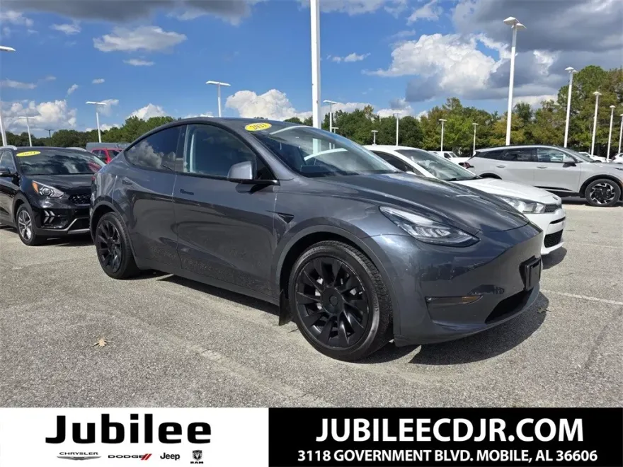 2021 Tesla Model Y Long Range photo 1