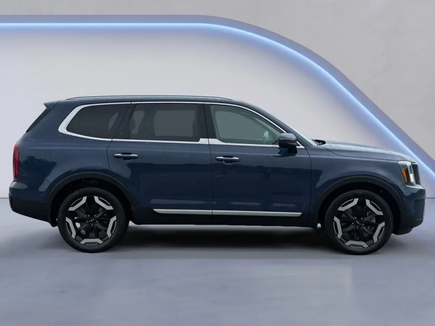 2023 Kia Telluride S photo 1