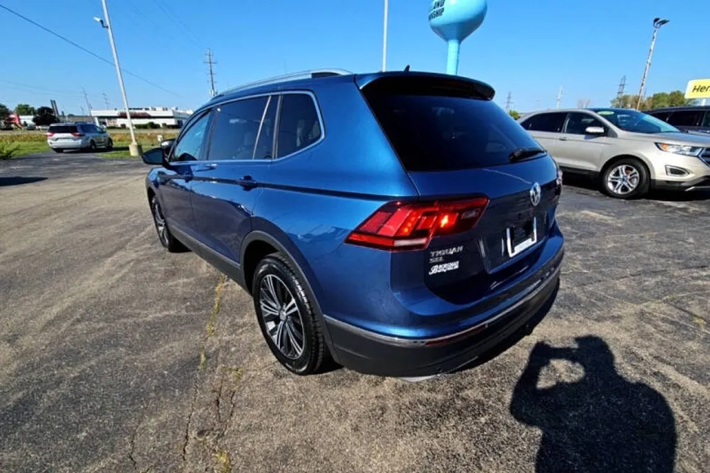 2019 Volkswagen Tiguan SEL photo 1