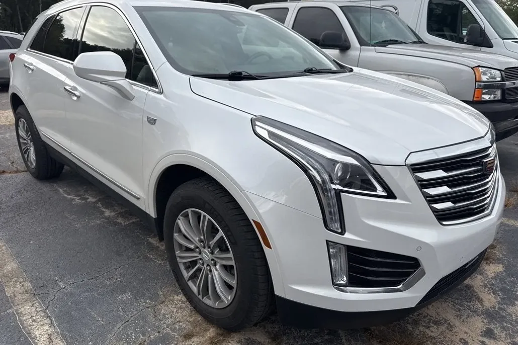 2019 Cadillac XT5 Luxury photo 1
