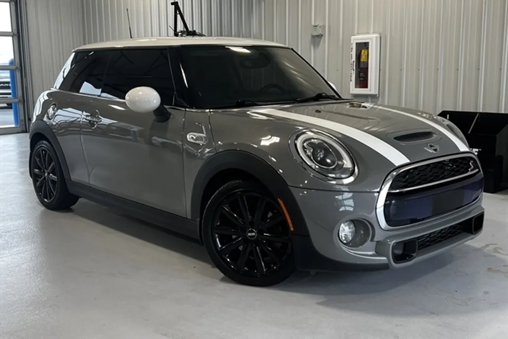 2017 Mini Cooper 2 Door Hardtop S photo 1