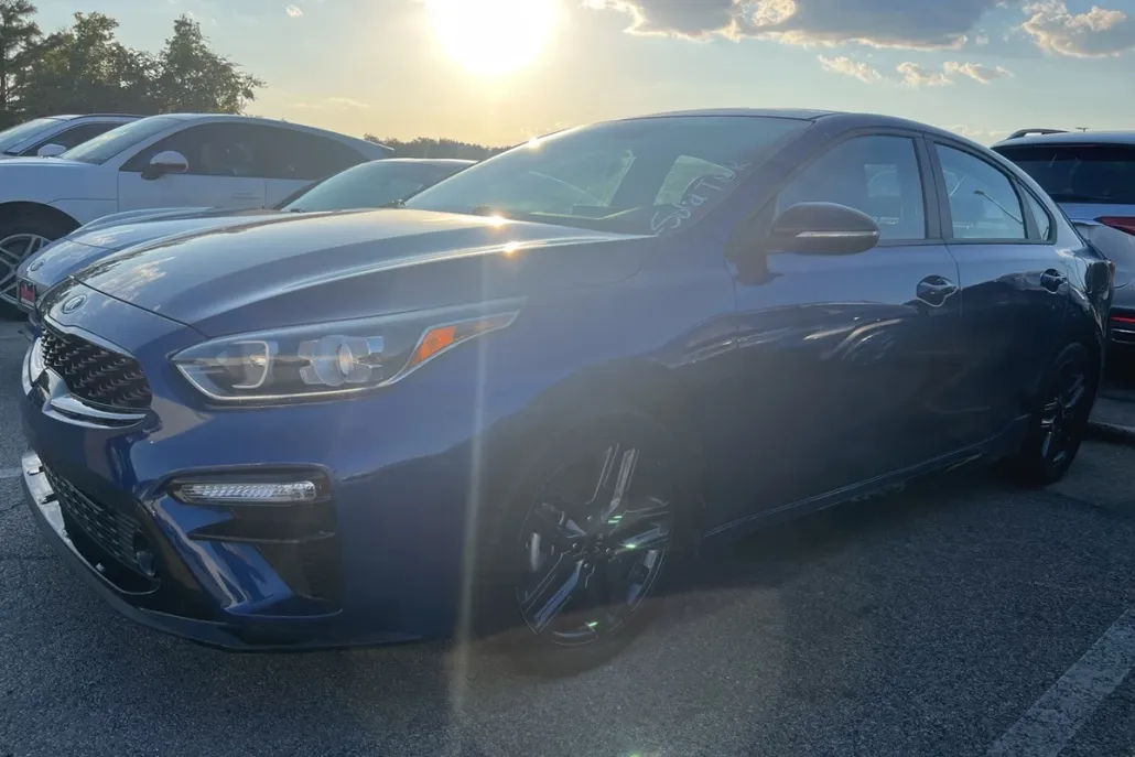 2020 Kia Forte GT-Line photo 1