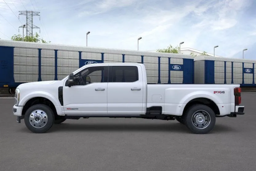 2026 Ford F-450 Platinum photo 1
