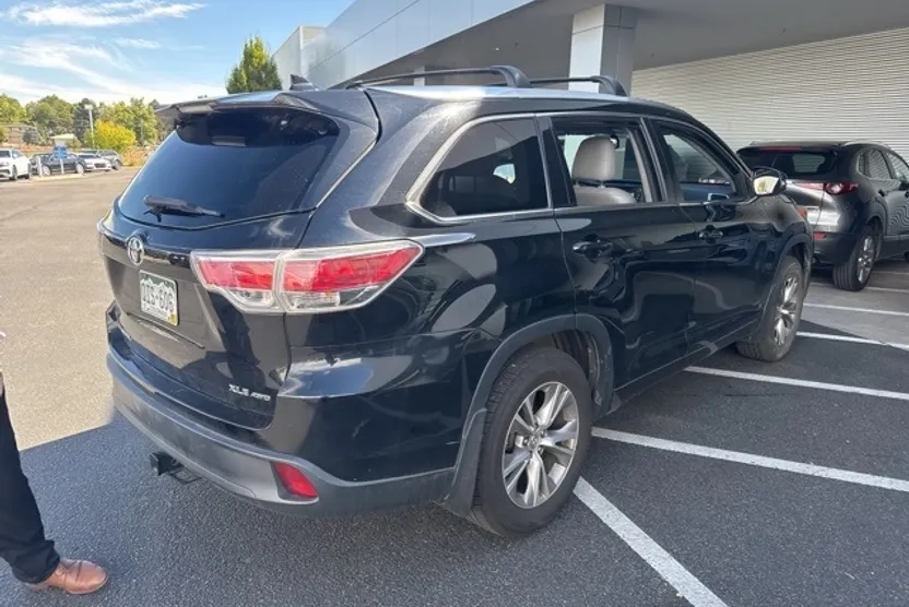 2014 Toyota Highlander XLE photo 1