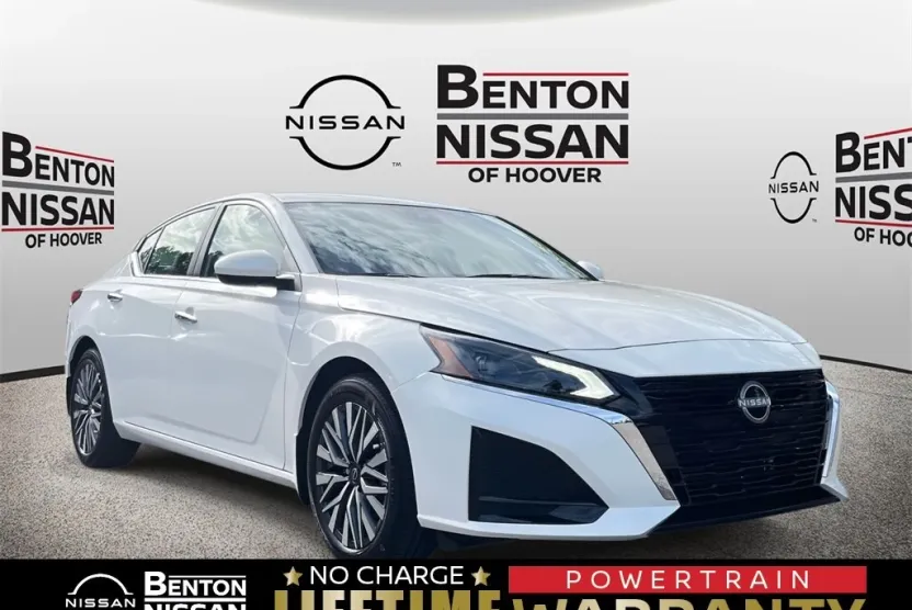 2025 Nissan Altima SV photo 1
