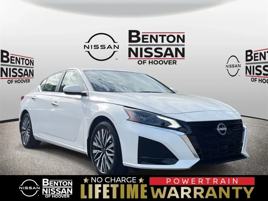 2025 Nissan Altima SV photo 1