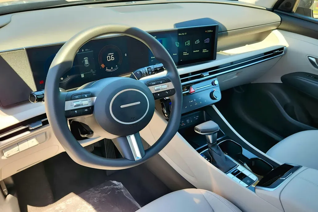 2025 Hyundai Tucson SEL photo 1