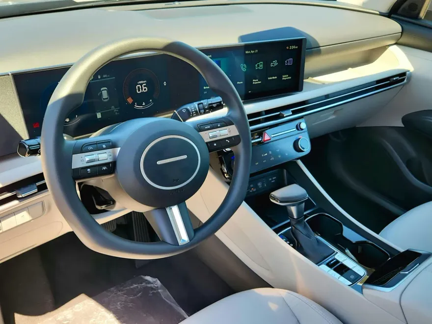 2025 Hyundai Tucson SEL photo 1