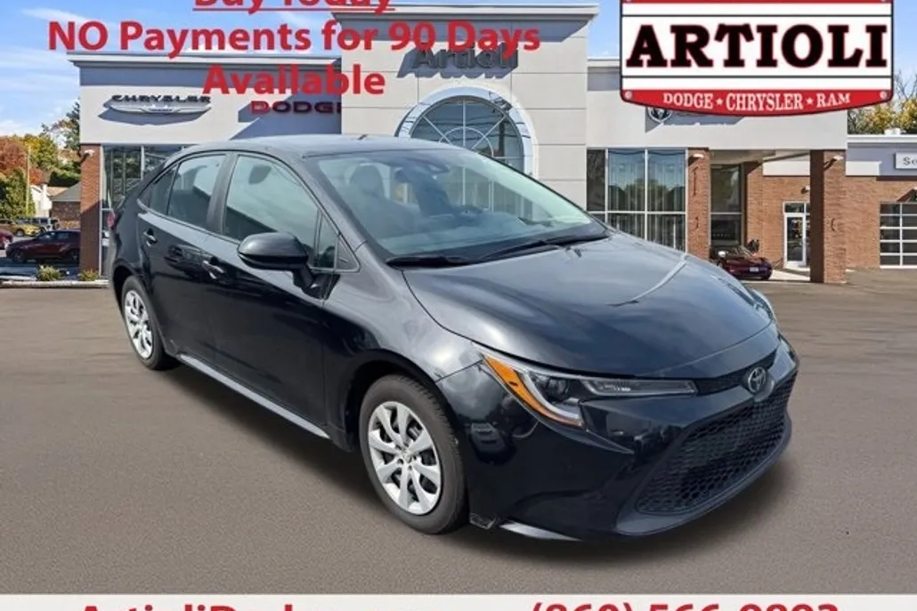 2022 Toyota Corolla LE photo 1