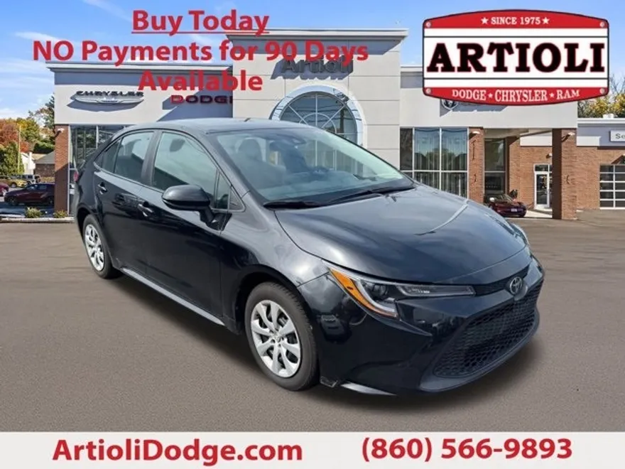 2022 Toyota Corolla LE photo 1