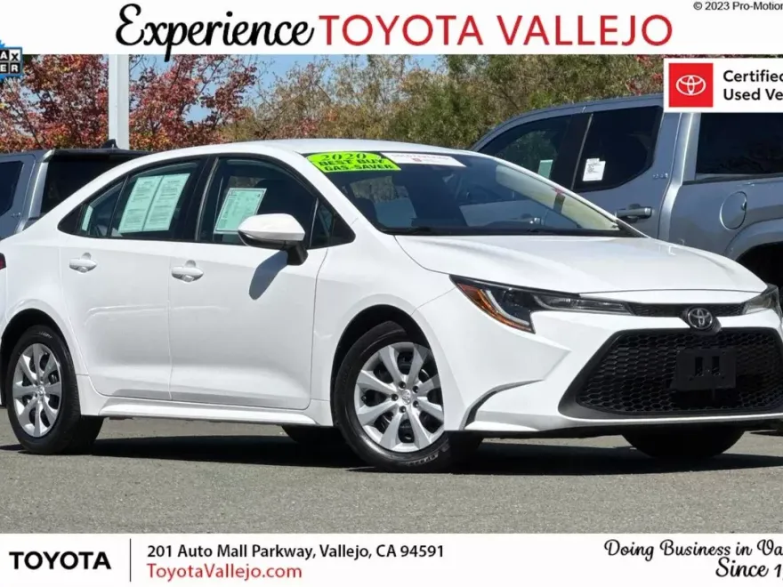 2020 Toyota Corolla LE photo 1