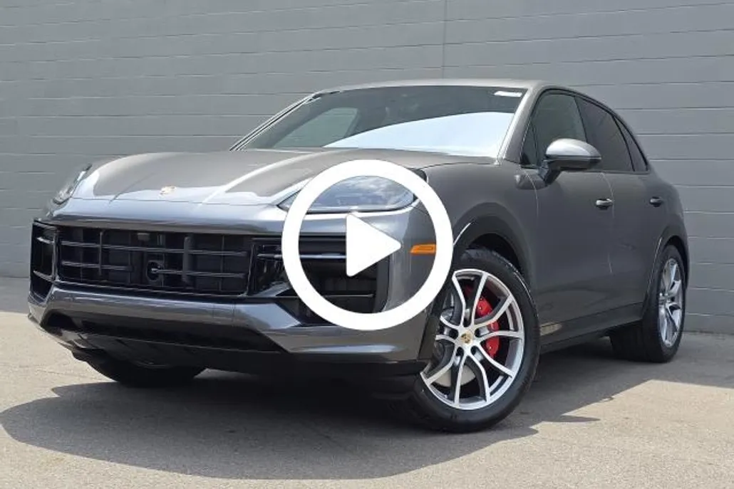 2025 Porsche Cayenne GTS photo 1