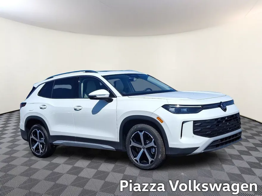 2025 Volkswagen Tiguan SE photo 1