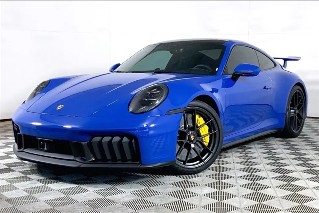 2025 Porsche 911 GTS photo 1