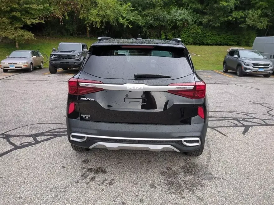 2023 Kia Seltos EX photo 1