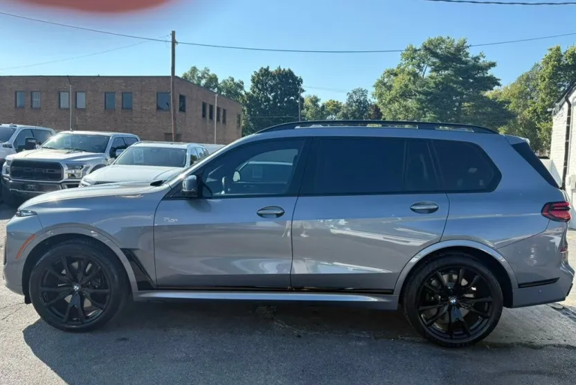 2024 Bmw X7 M60i photo 1