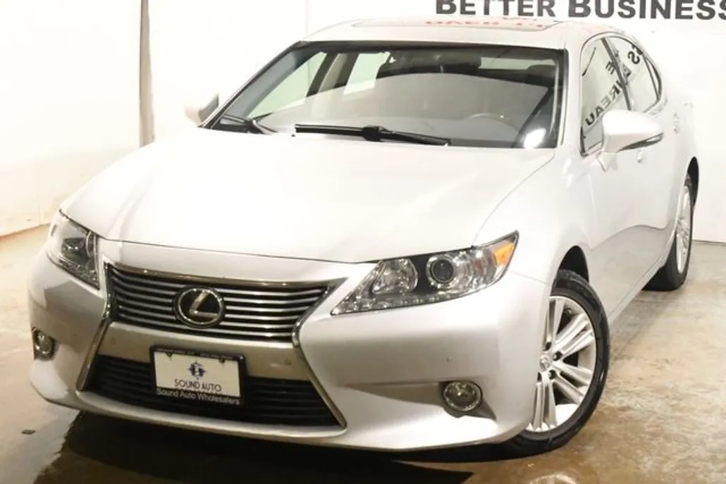 2013 Lexus ES 350 Luxury photo 1