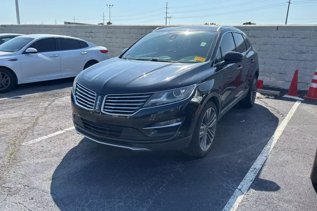 2015 Lincoln MKC Base photo 1