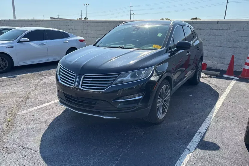 2015 Lincoln MKC Base photo 1